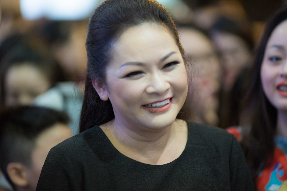 Như Quỳnh về nước giữa đêm, được fan chào đón nồng nhiệt